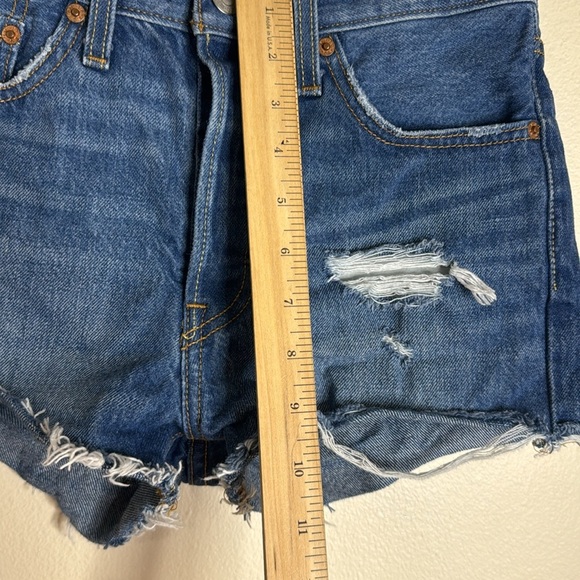 Levi’s 501 ladies cutoff western denim shorts fly button size 25 - Picture 5 of 9